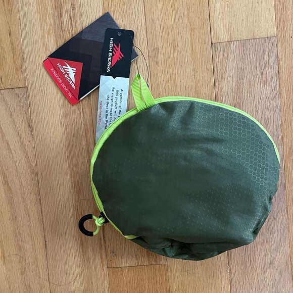 NWT High Sierra pack and go sport foldable back pack gym and camping Green - Picture 2 of 5